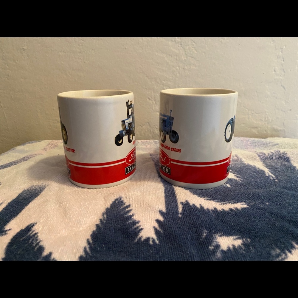 2 Collector FORD TRACTOR Licensed collectible ceramic mugs used - Picture 3 of 5